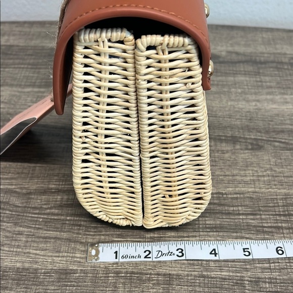 🔥LAST ONE🔥 E|N Expressions | Vegan Wicker Handbag w/Crossbody✨ - Picture 6 of 13